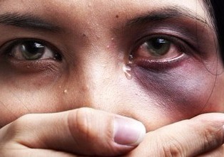 Taranto: "Picchiava e minacciava la sua compagna, l'incubo è finito è stato arrestato"