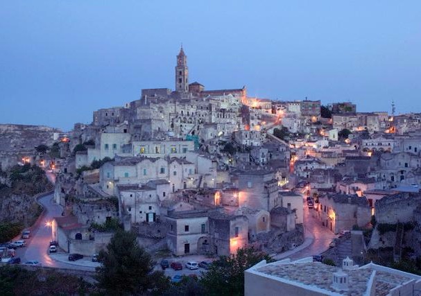 Matera: "un falso ordigno nei pressi di un ristorante"